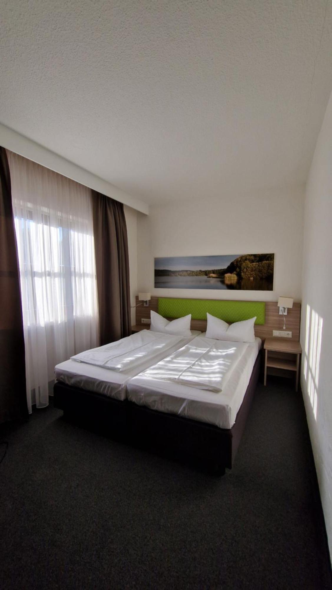 Hotel Sonnenhof Pleinfeld Bagian luar foto