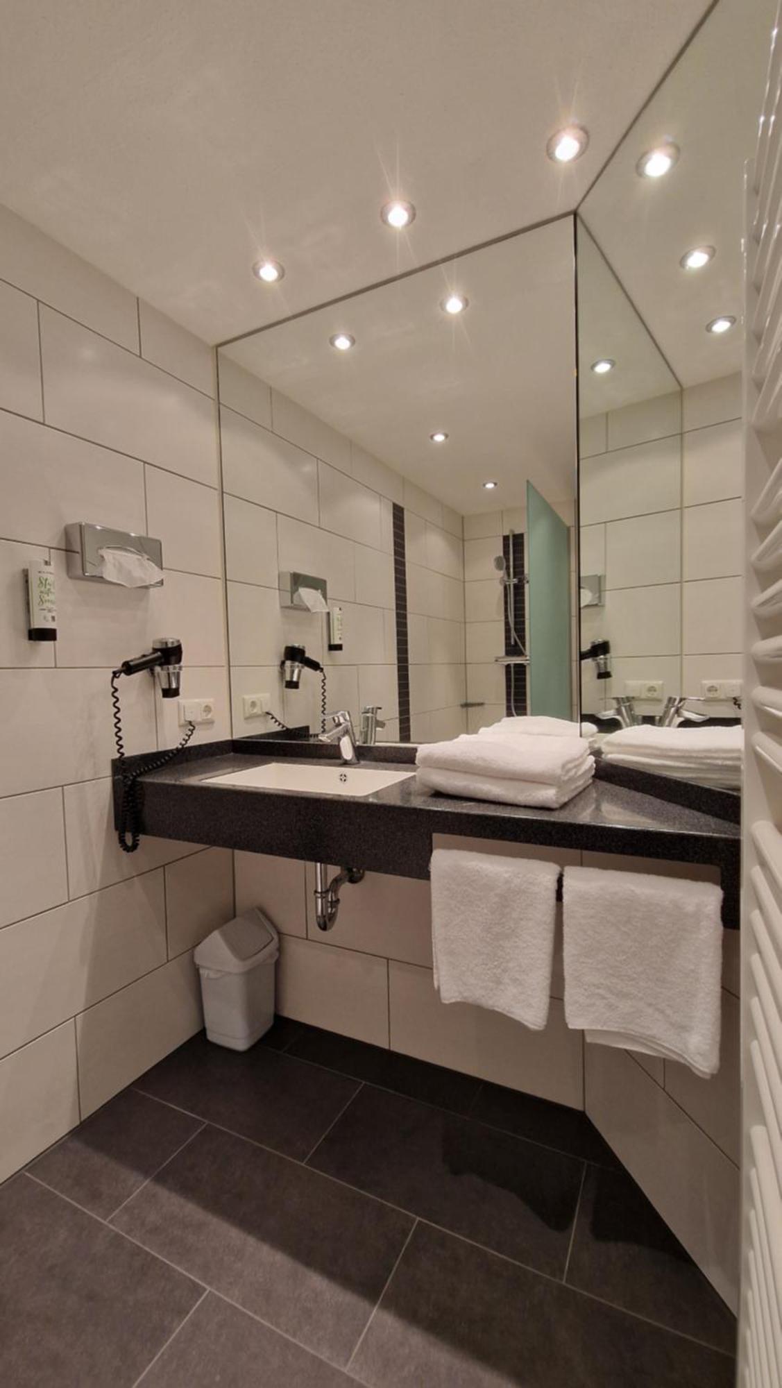 Hotel Sonnenhof Pleinfeld Bagian luar foto