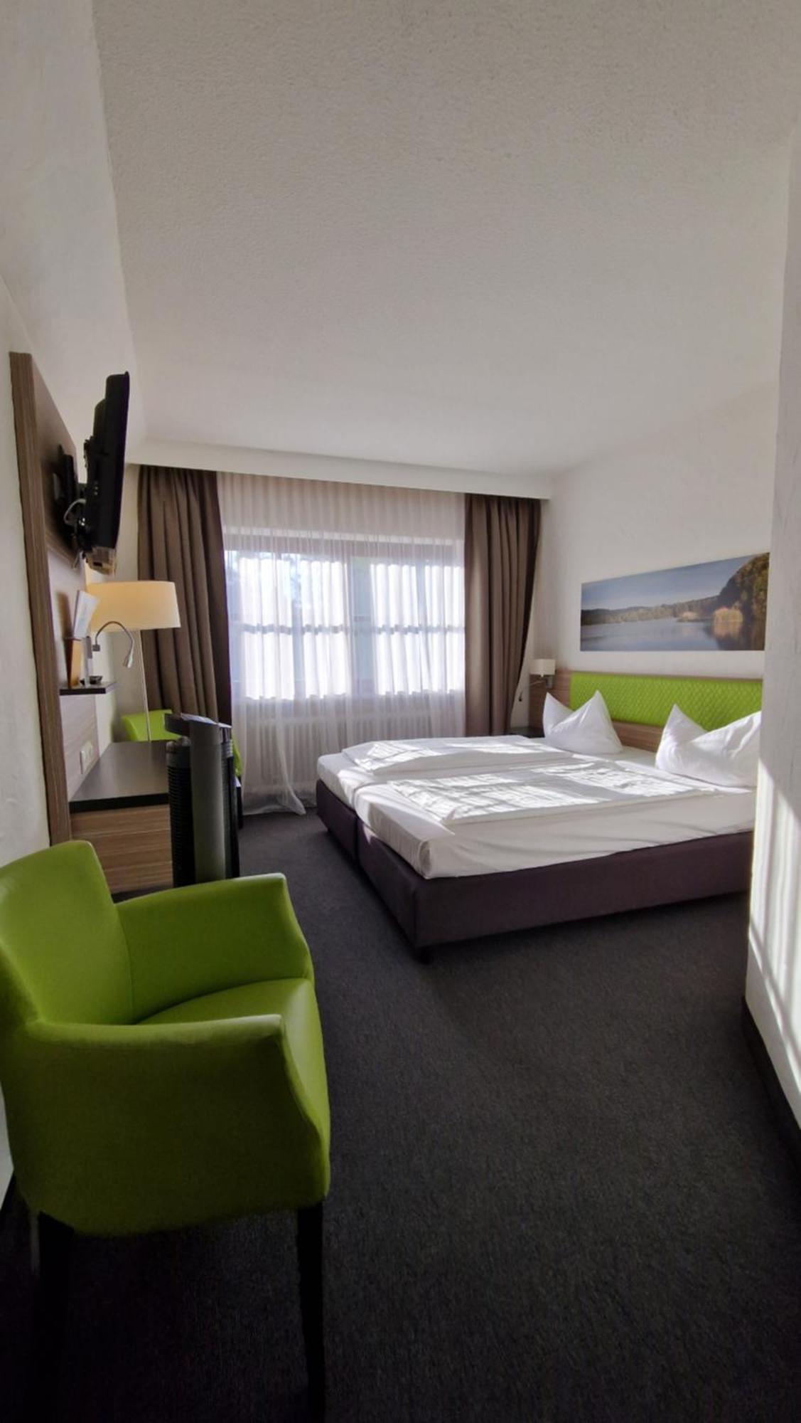 Hotel Sonnenhof Pleinfeld Bagian luar foto