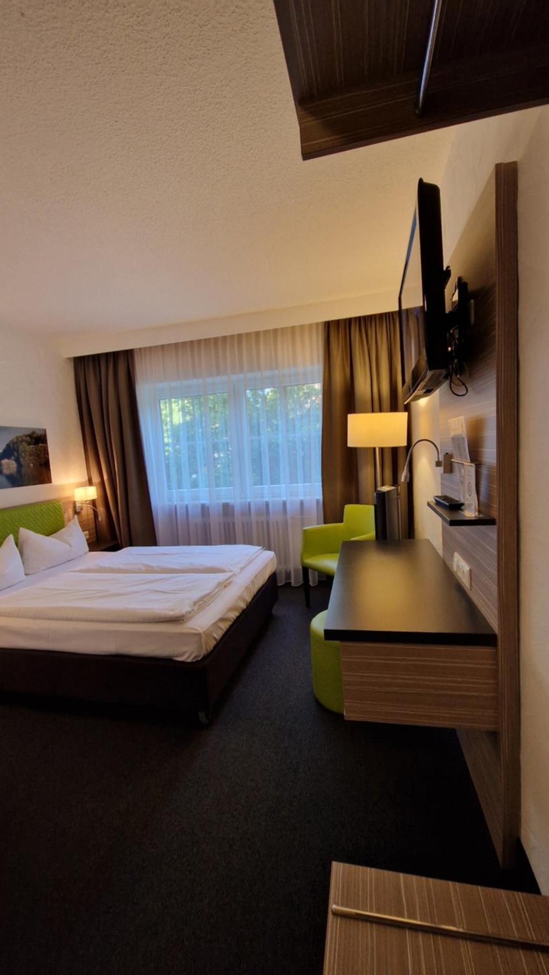 Hotel Sonnenhof Pleinfeld Bagian luar foto