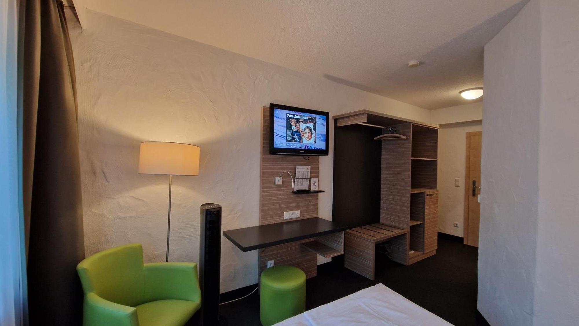 Hotel Sonnenhof Pleinfeld Bagian luar foto