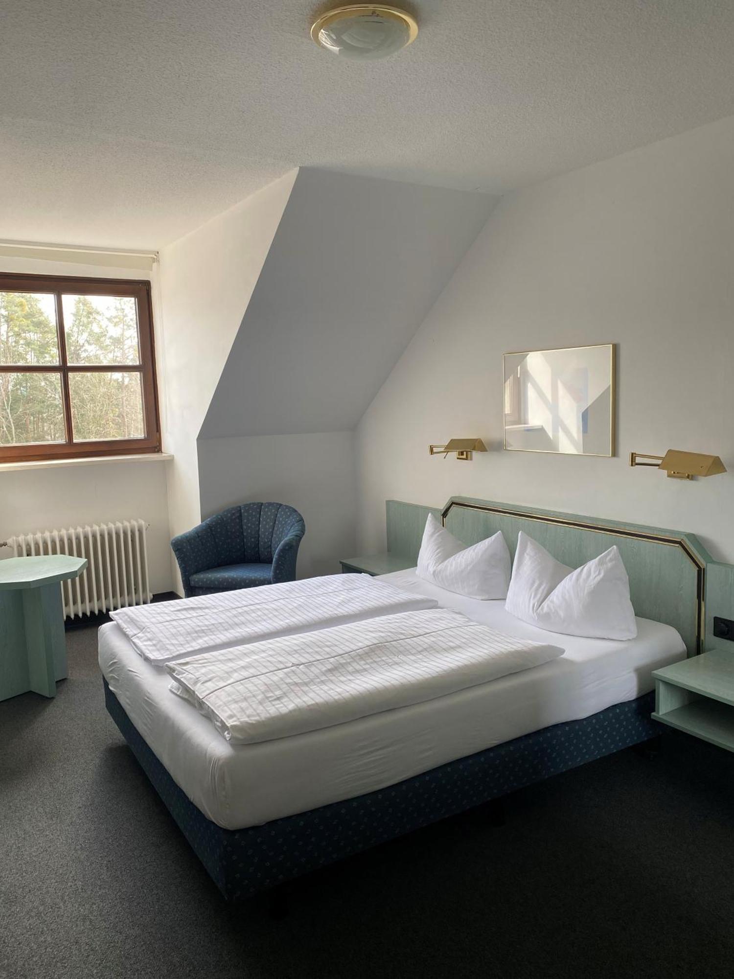 Hotel Sonnenhof Pleinfeld Bagian luar foto