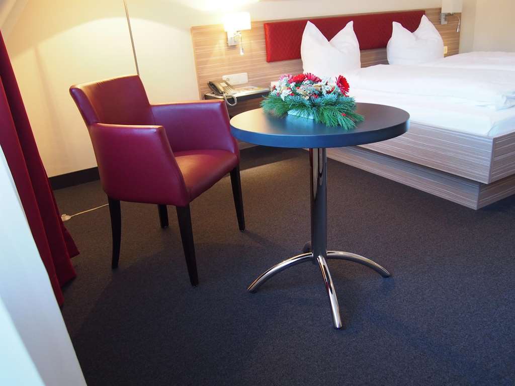 Hotel Sonnenhof Pleinfeld Bagian luar foto