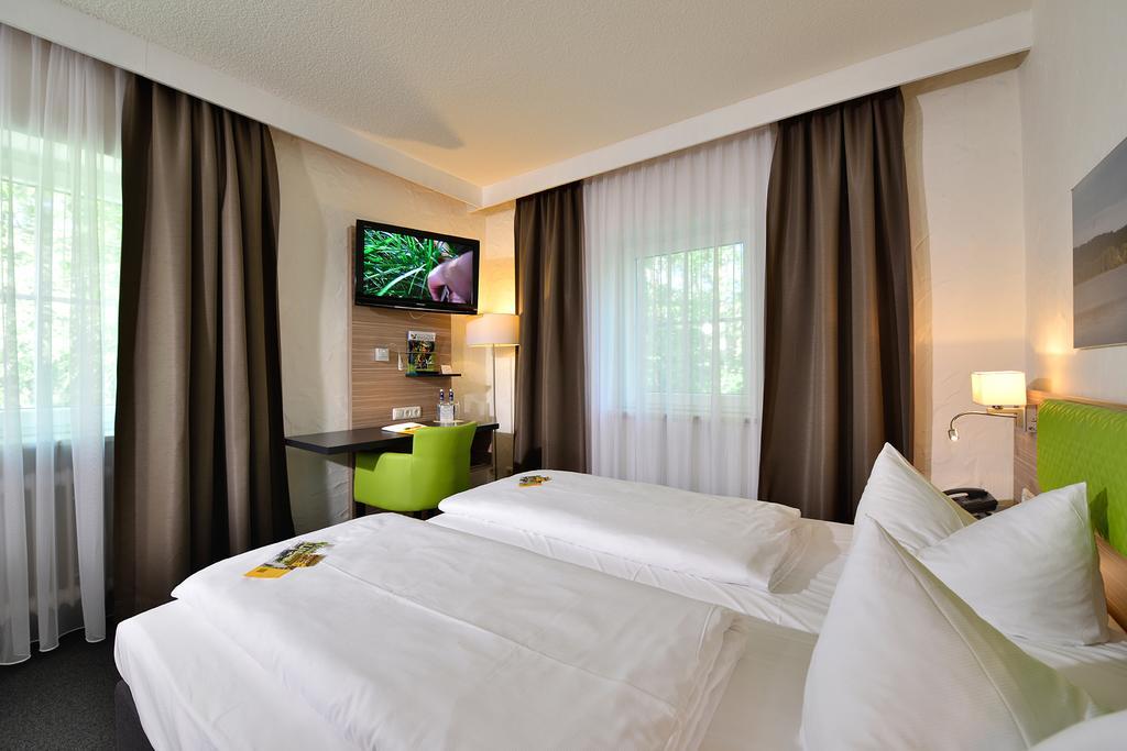 Hotel Sonnenhof Pleinfeld Bagian luar foto