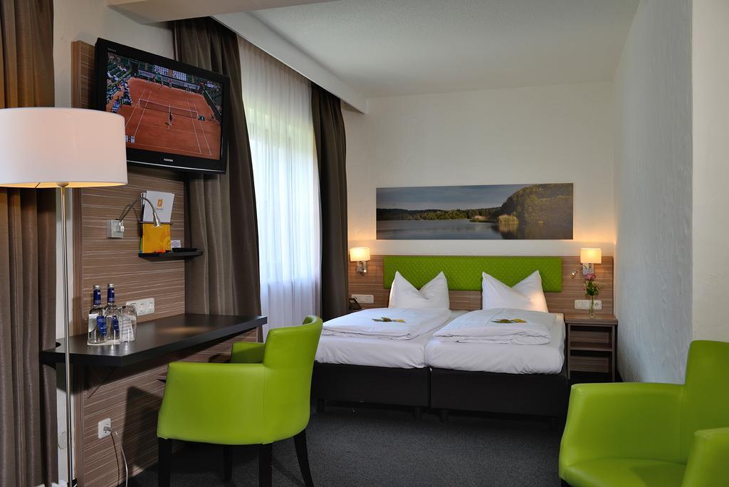 Hotel Sonnenhof Pleinfeld Bagian luar foto
